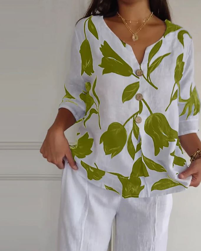 Button-up blouse in floral-printed cotton and linen