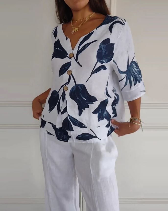 Button-up blouse in floral-printed cotton and linen